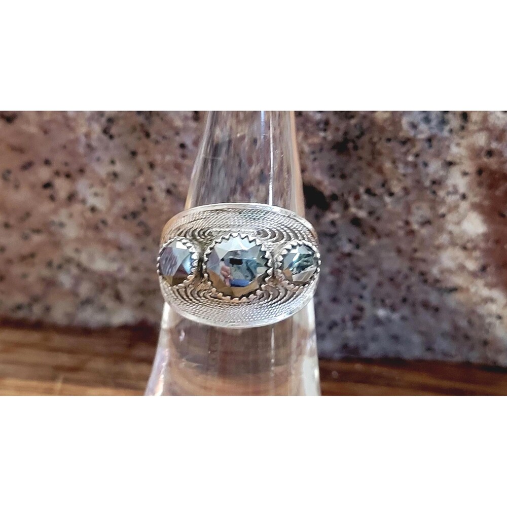 Vintage Southwestern Sterling Silver Ring –  Faceted Hematite Gemstones, Size 6